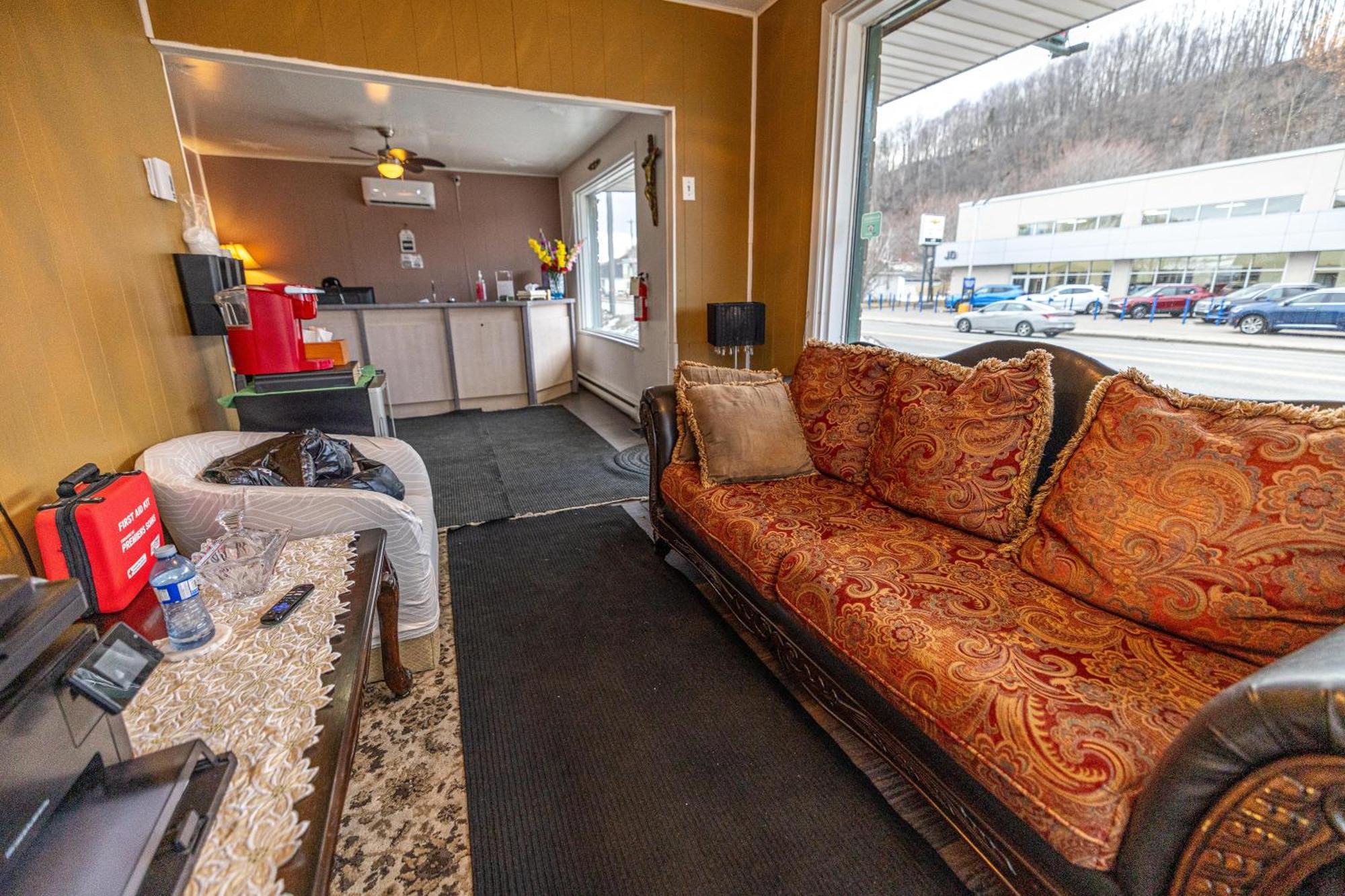 Motel Deblois Sainte-Anne-de-Beaupré Kültér fotó