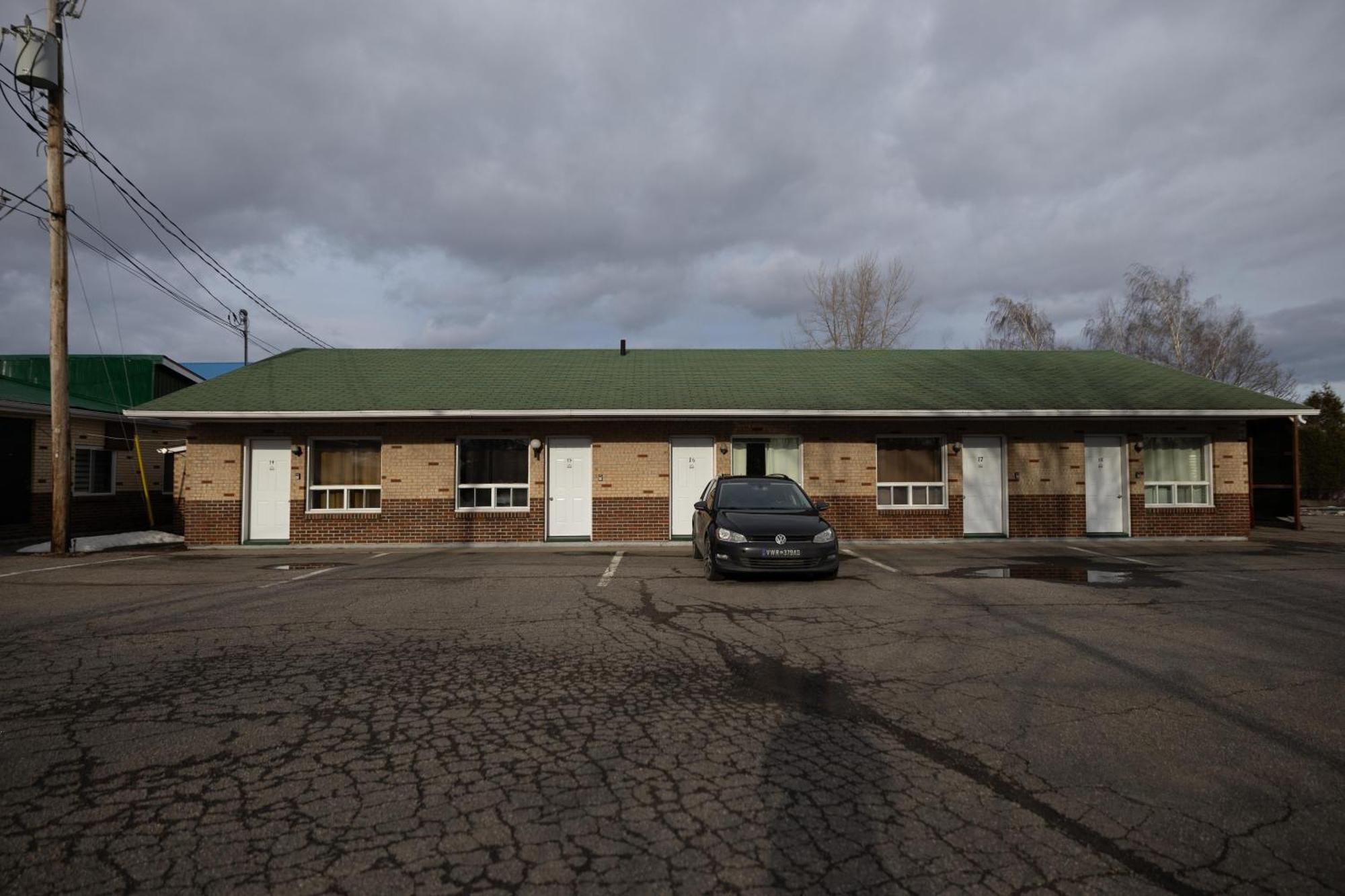 Motel Deblois Sainte-Anne-de-Beaupré Kültér fotó