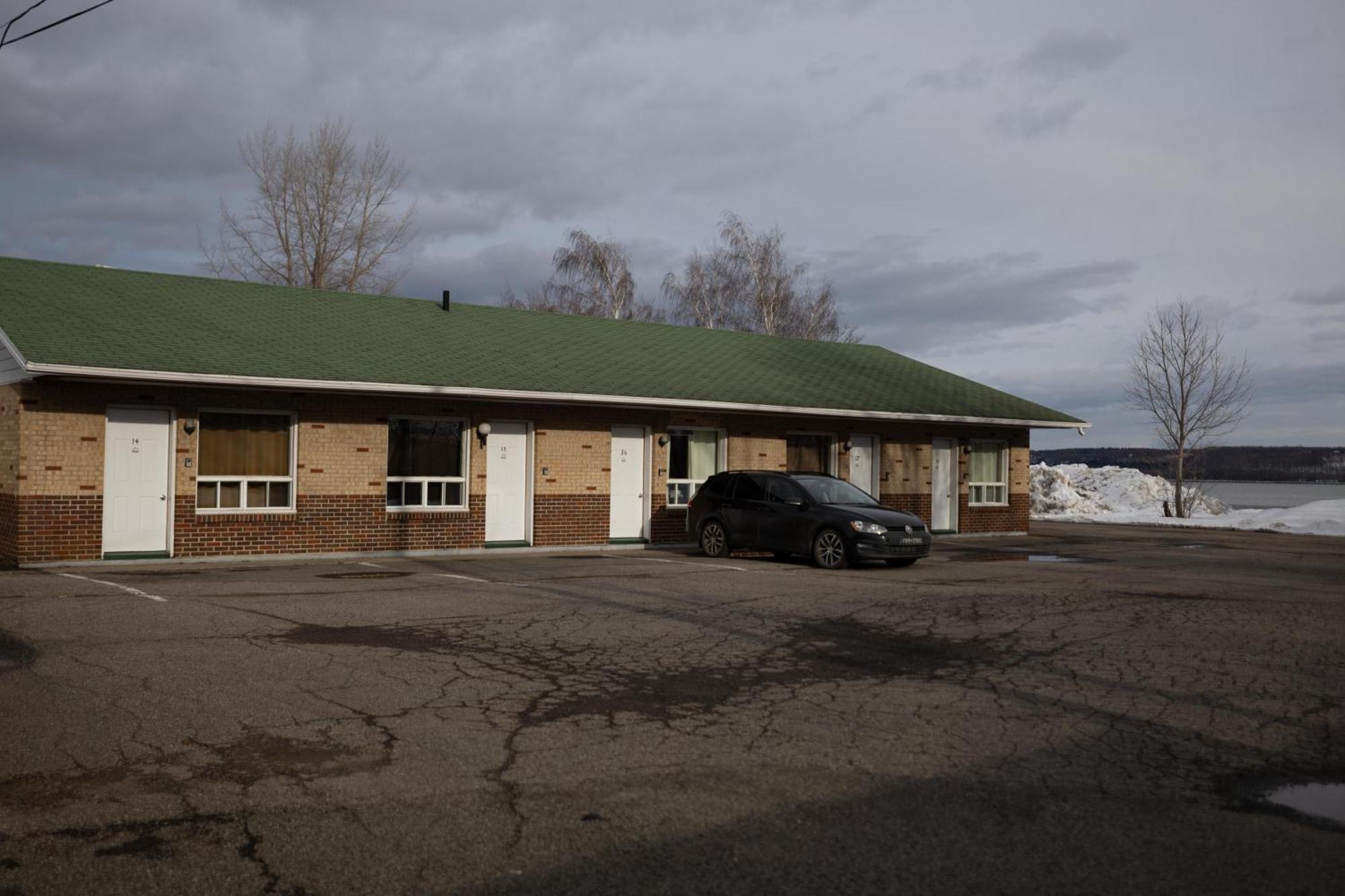 Motel Deblois Sainte-Anne-de-Beaupré Kültér fotó