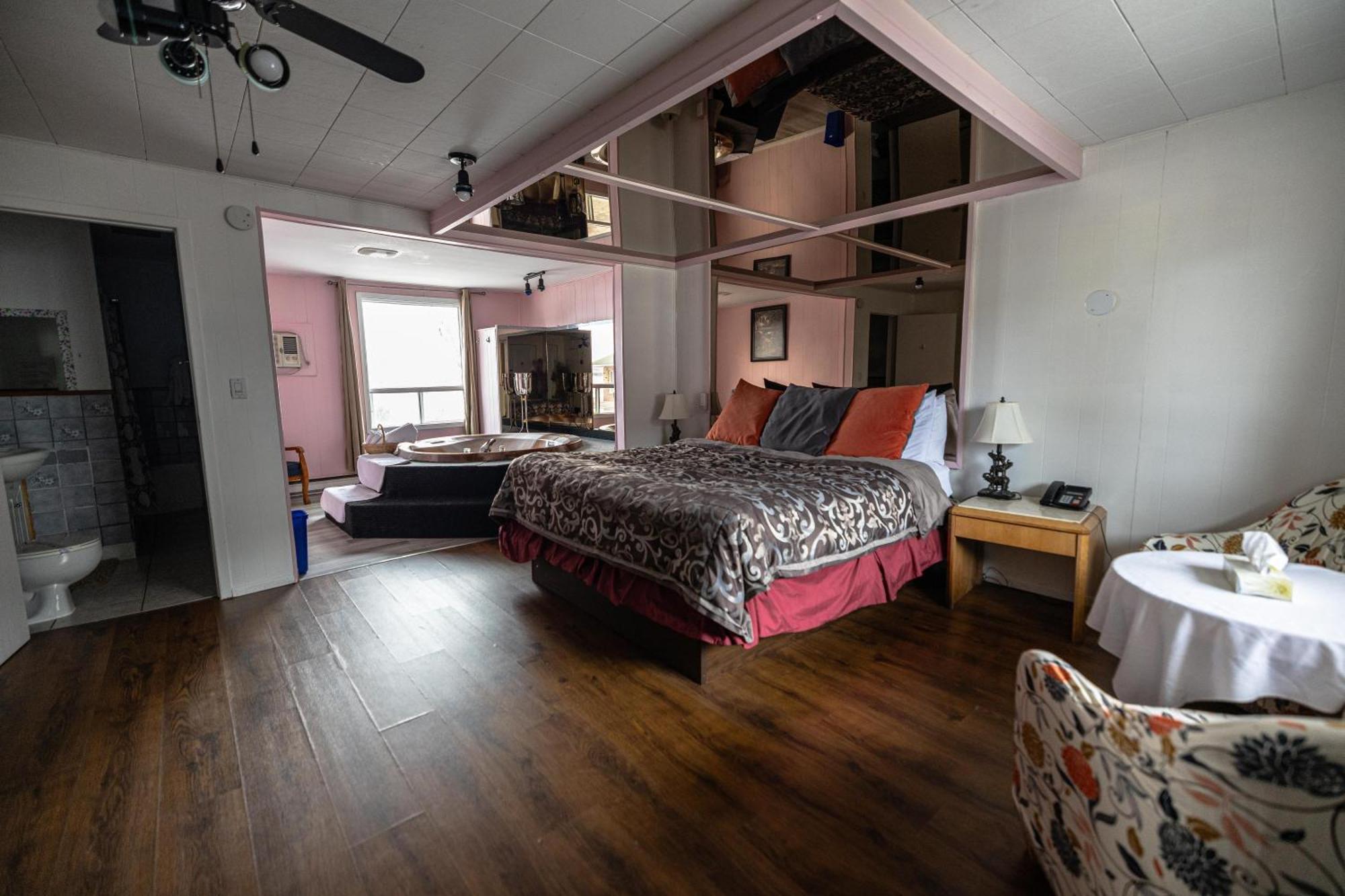 Motel Deblois Sainte-Anne-de-Beaupré Kültér fotó