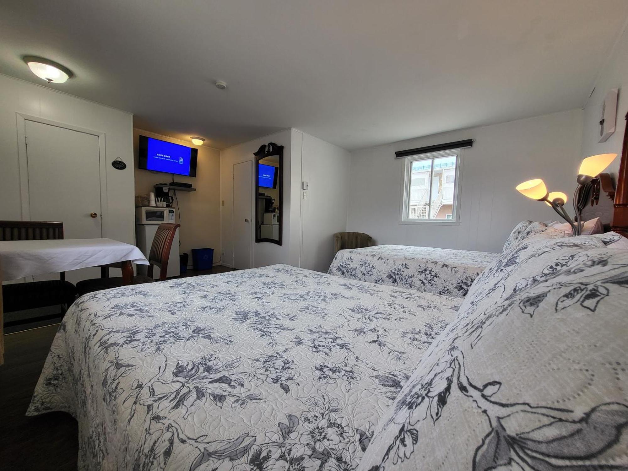 Motel Deblois Sainte-Anne-de-Beaupré Szoba fotó